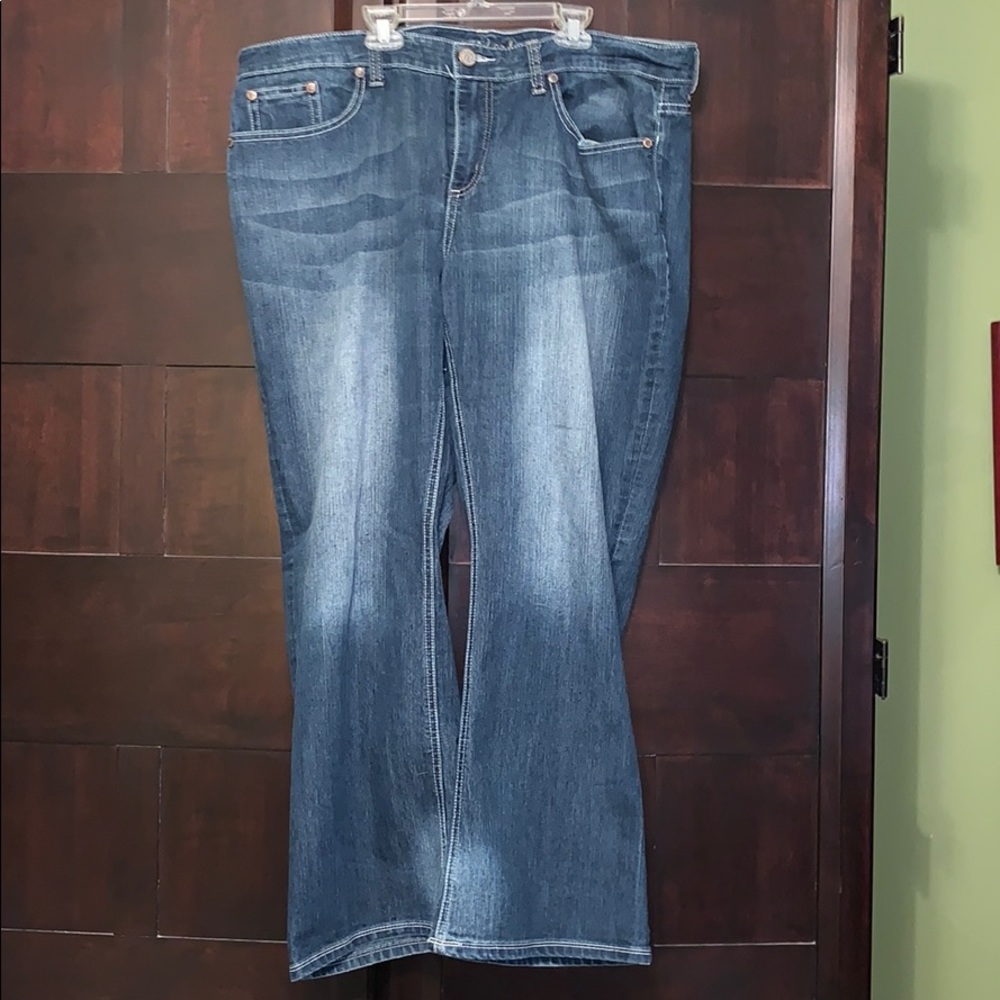 Size 22 short Maurice’s bootcut jeans